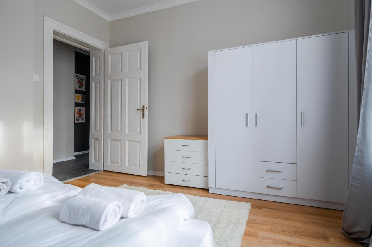 Boutique 2-Bedroom Apartment In София Экстерьер фото